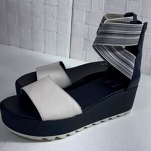 NEW! "SOREL" Cameron Flatform Ankle Strap Sandals, Open Toe, Black,‎ Small Scuff